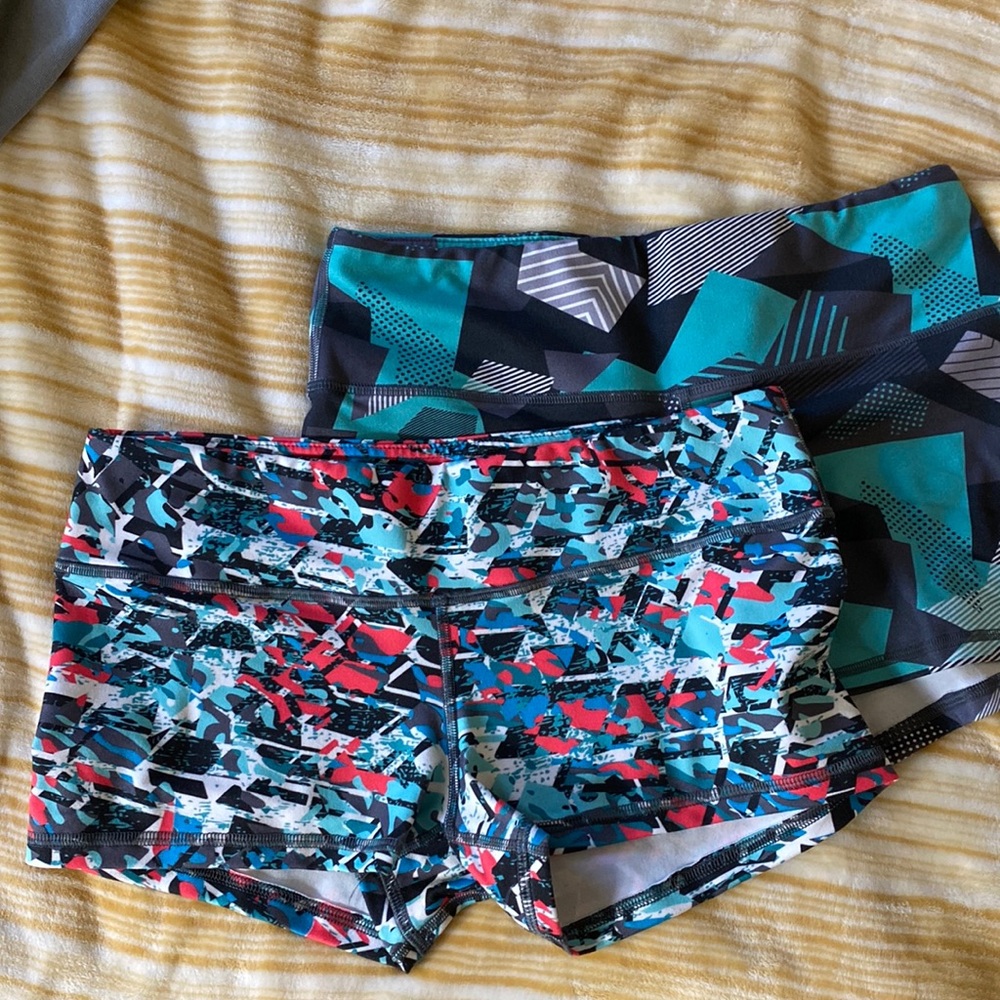 2 pairs fleo shorts size large